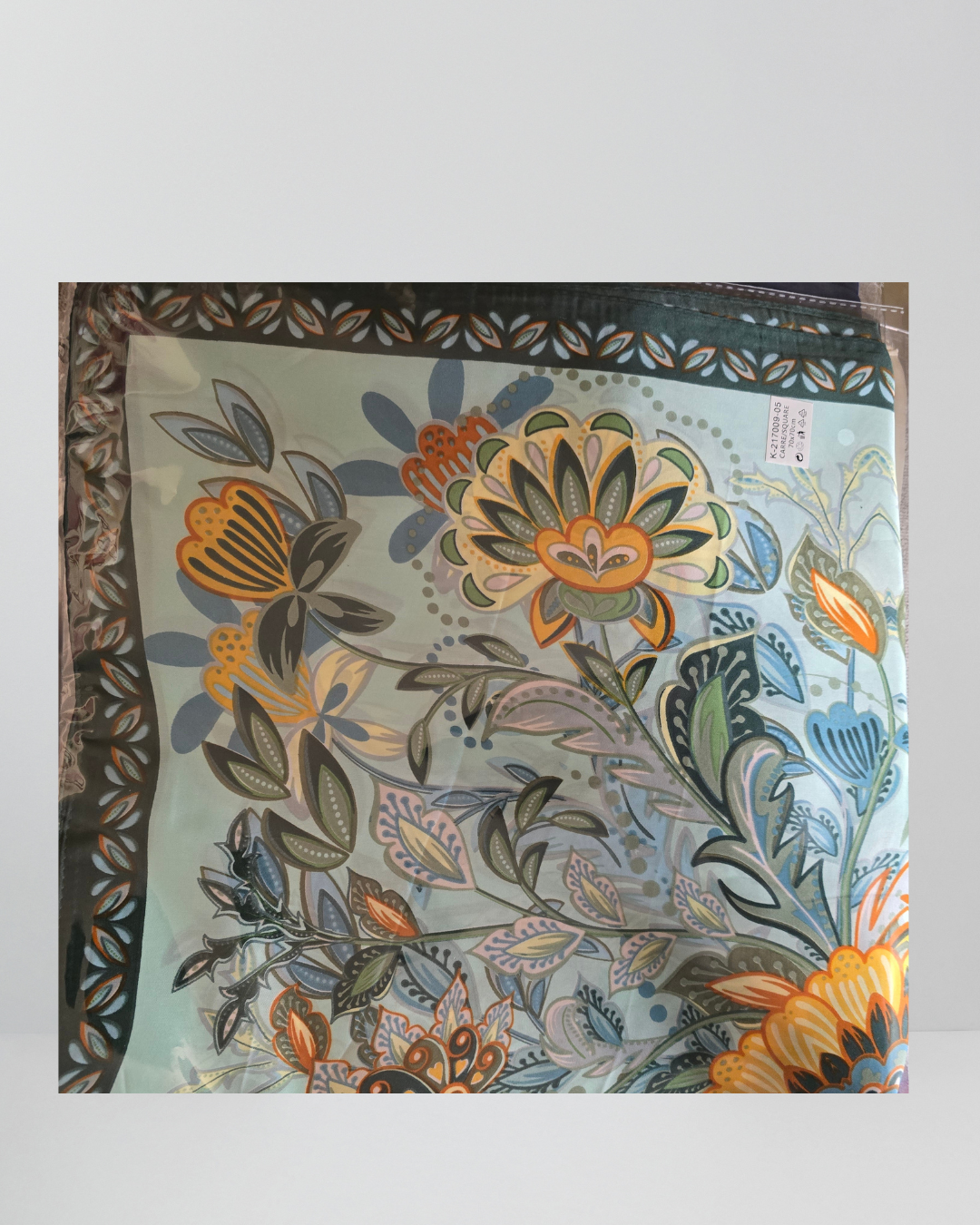 Sjaaltjes met patronen.