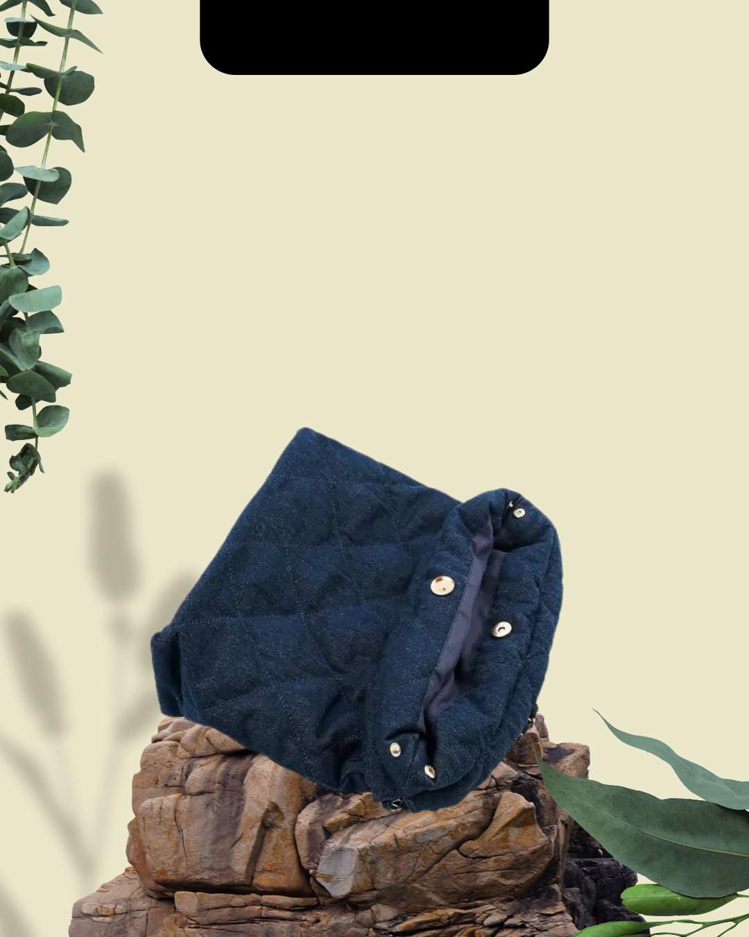 Spijkertas( Shopper) met gestikt motief en ketting